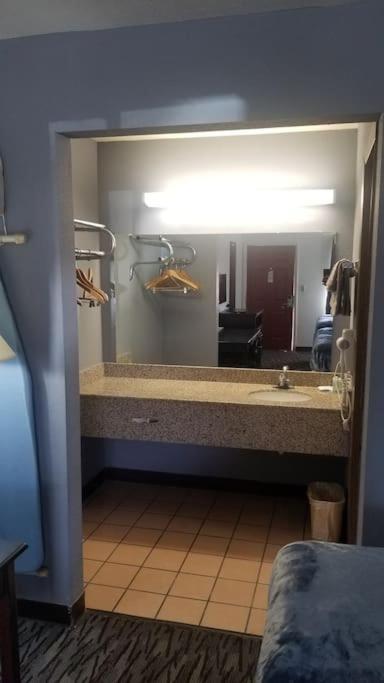 Osu King Bed Hotel Room 109 Wi-Fi Booking Stillwater Εξωτερικό φωτογραφία