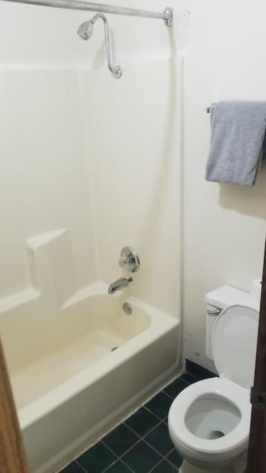 Osu King Bed Hotel Room 109 Wi-Fi Booking Stillwater Εξωτερικό φωτογραφία