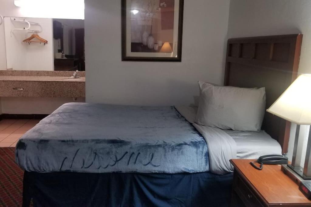 Osu King Bed Hotel Room 109 Wi-Fi Booking Stillwater Εξωτερικό φωτογραφία